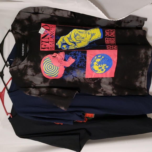 Other - Bundle of 3 men's XL graphic t-shirts